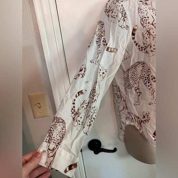 Jane & Delancey White Brown Wild Cat Cheetah Tiger Print Button Down L #1828 - Picture 3 of 11
